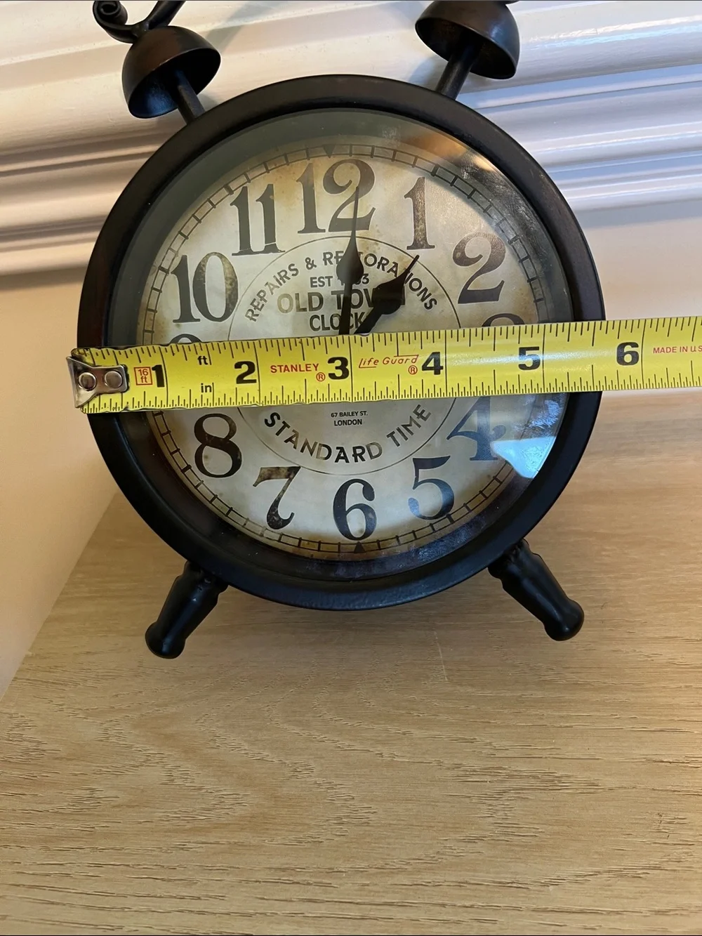 Black Vintage-Style Table Clock
